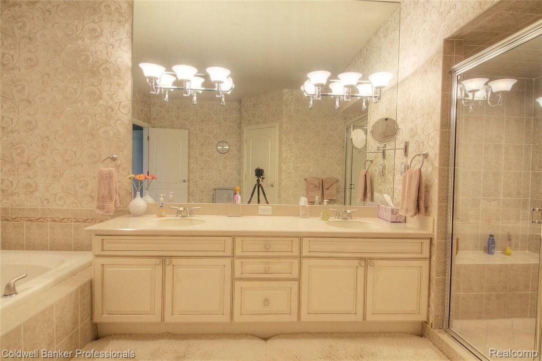 2839 Hastings Court Rochester, MI 48306 - Photo 32 of 56 2839 - Luxury Master Bath III.jpg
