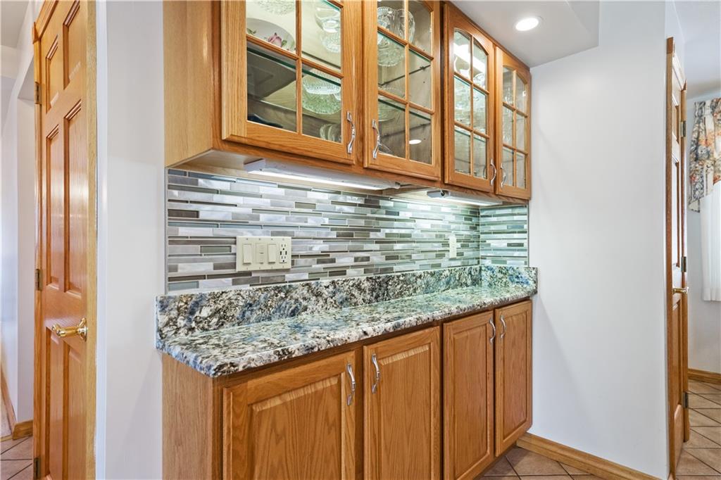 4128 Beehner Road Pittsburgh, PA 15217 - Photo 8 of 25 Gallery Image 8