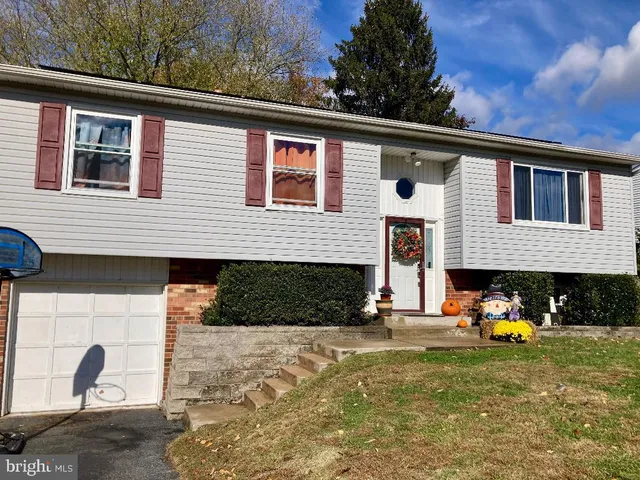 $390,000 | 33 Mulberry Street, Upper Chichester, PA 19061