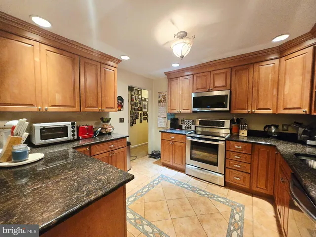 $390,000 | 33 Mulberry Street, Upper Chichester, PA 19061