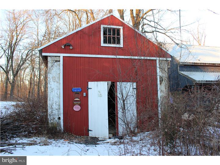 2040 Upper Ridge Road Green Lane, PA 18054 - Photo 8 of 13