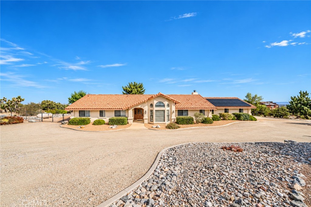 150 Smoke Tree Road Pinon Hills, CA 92372 - Photo 1 of 63 Gallery Image 1