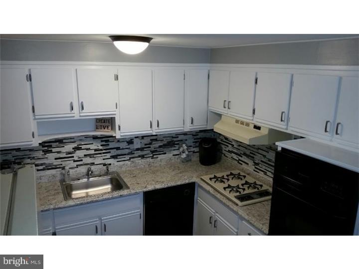 9726 Beacon Road Philadelphia, PA 19115 - Photo 11 of 24 Kitchen