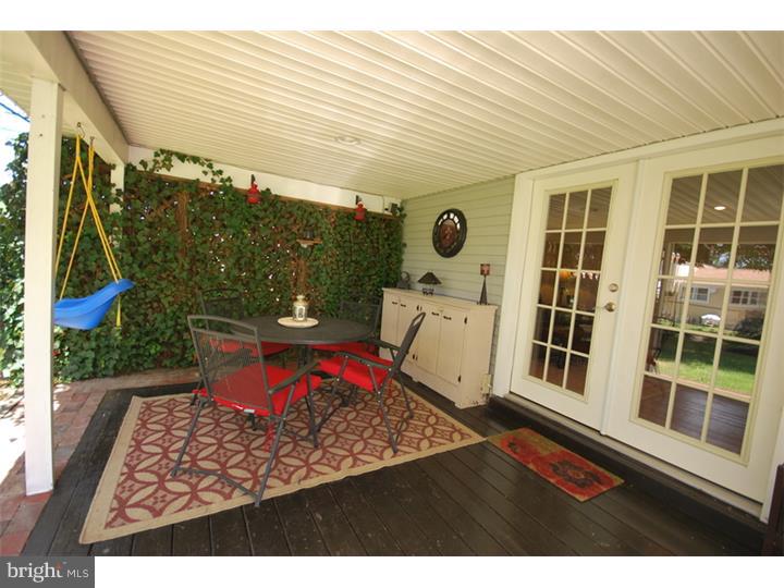 9726 Beacon Road Philadelphia, PA 19115 - Photo 23 of 24 Patio
