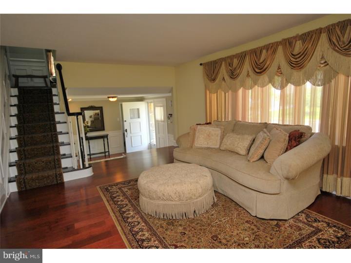 9726 Beacon Road Philadelphia, PA 19115 - Photo 6 of 24