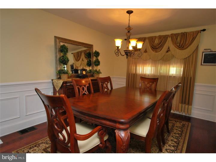 9726 Beacon Road Philadelphia, PA 19115 - Photo 8 of 24