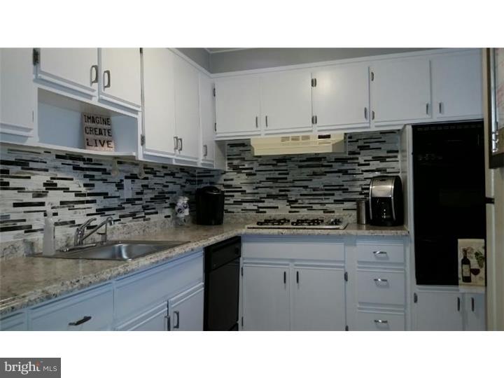9726 Beacon Road Philadelphia, PA 19115 - Photo 10 of 24 Kitchen