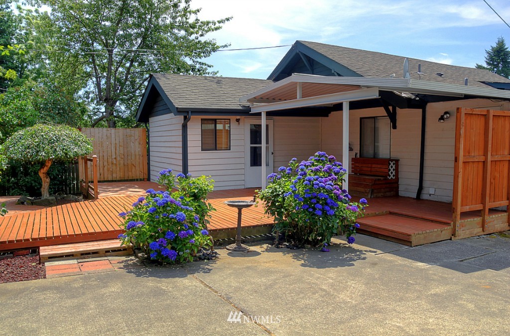 9026 34th Avenue Southwest Seattle, WA 98126 - Photo 1 of 21