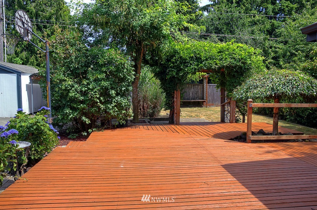 9026 34th Avenue Southwest Seattle, WA 98126 - Photo 17 of 21