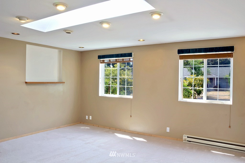 9026 34th Avenue Southwest Seattle, WA 98126 - Photo 5 of 21