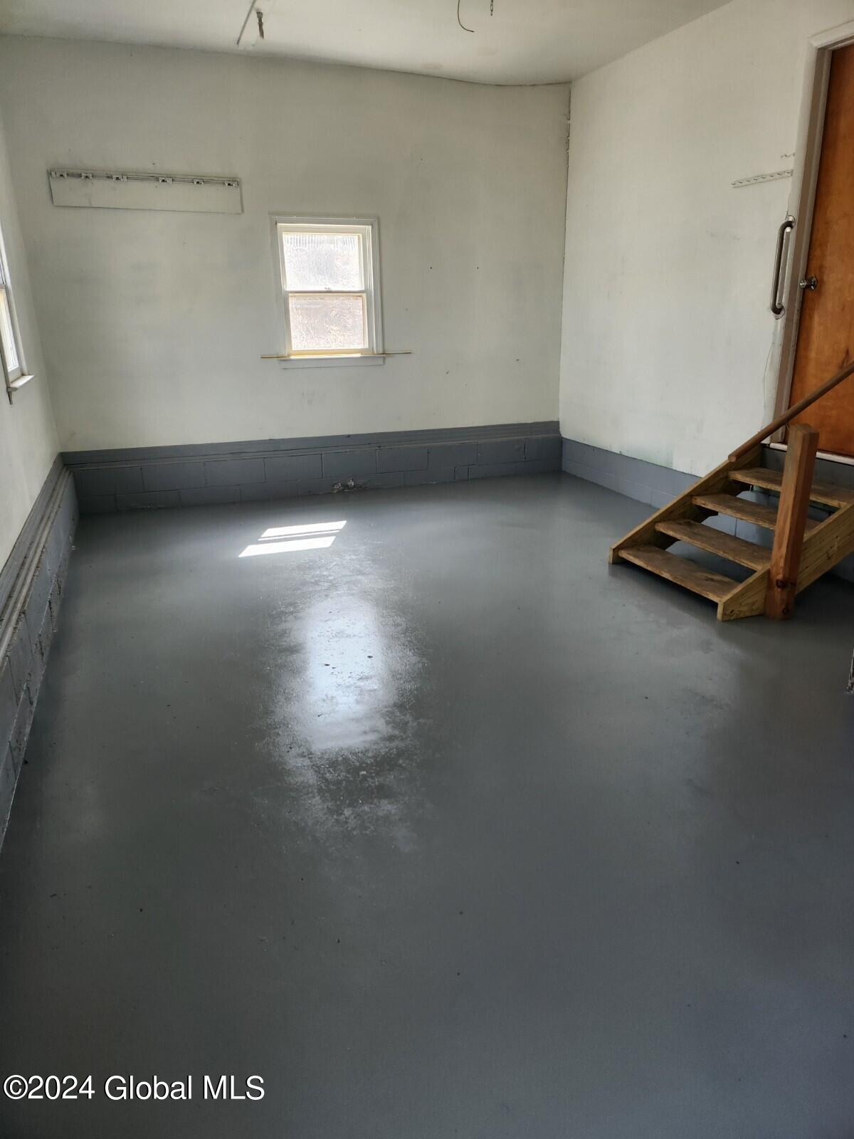 1 Mayflower Drive Colonie, NY 12205 - Photo 15 of 18 20240319_130520