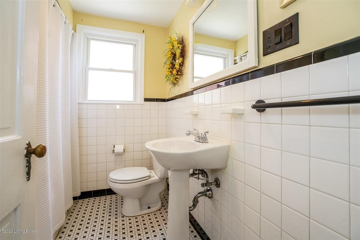 125 Ridgeway Avenue Louisville, KY 40207 - Photo 6 of 46 Full Bath 1st Floor