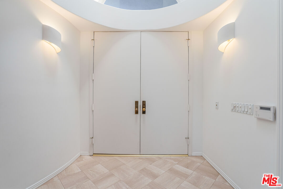 4611 Roma Court Marina del Rey, CA 90292 - Photo 11 of 46 a view of an empty room