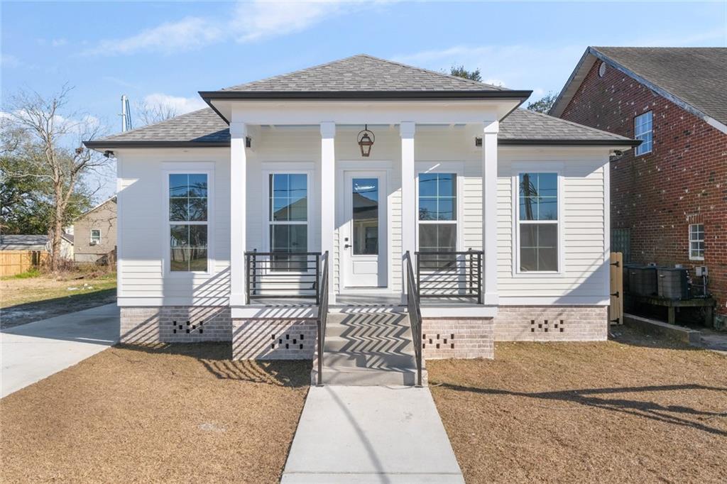 2221 Esteban Street Arabi, LA 70032 - Photo 1 of 15