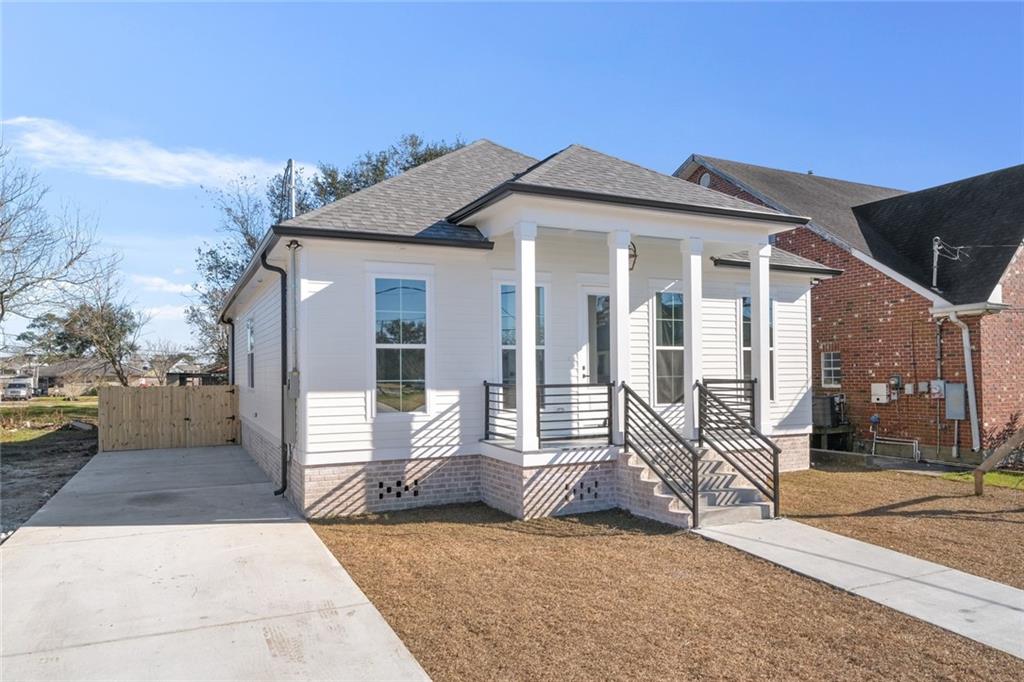 2221 Esteban Street Arabi, LA 70032 - Photo 2 of 15