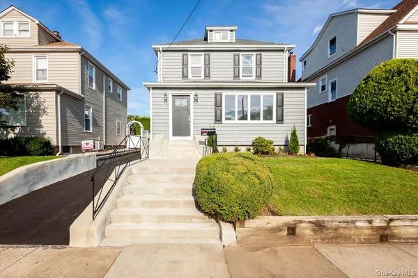 $6,000 | 310 Columbus Parkway, Mineola, NY 11501