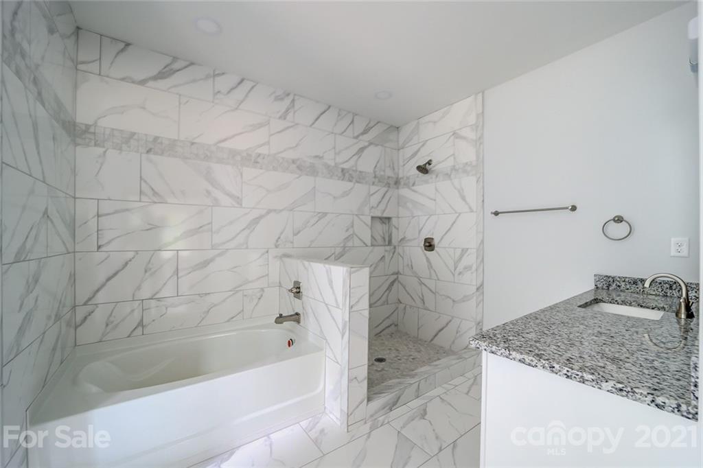 5120 Lakeview Road Charlotte, NC 28216 - Photo 12 of 45 Gallery Image 12
