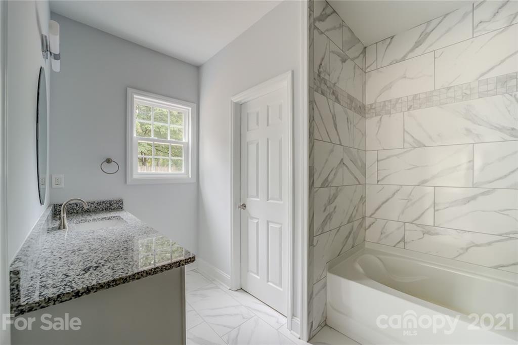 5120 Lakeview Road Charlotte, NC 28216 - Photo 13 of 45 Gallery Image 13