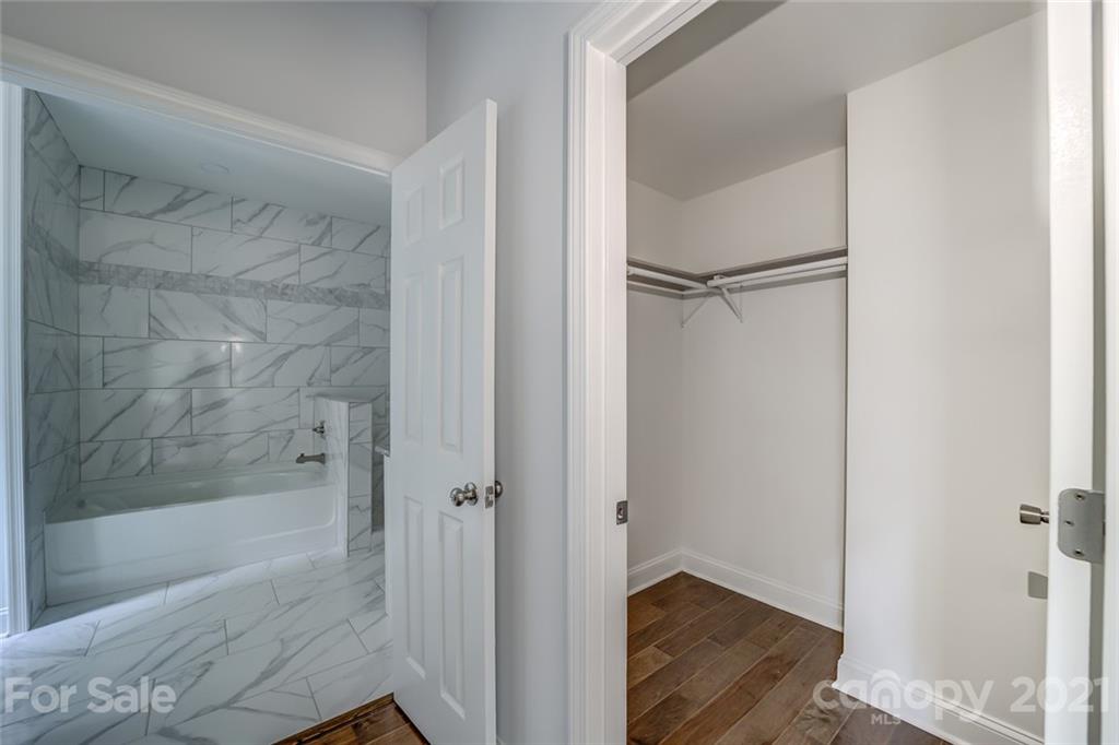5120 Lakeview Road Charlotte, NC 28216 - Photo 14 of 45 Gallery Image 14