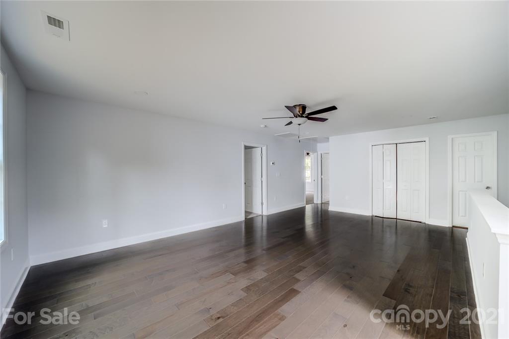 5120 Lakeview Road Charlotte, NC 28216 - Photo 18 of 45 Gallery Image 18