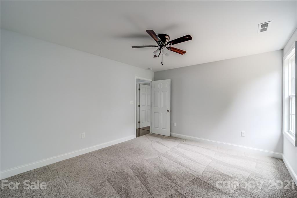 5120 Lakeview Road Charlotte, NC 28216 - Photo 25 of 45 Gallery Image 25