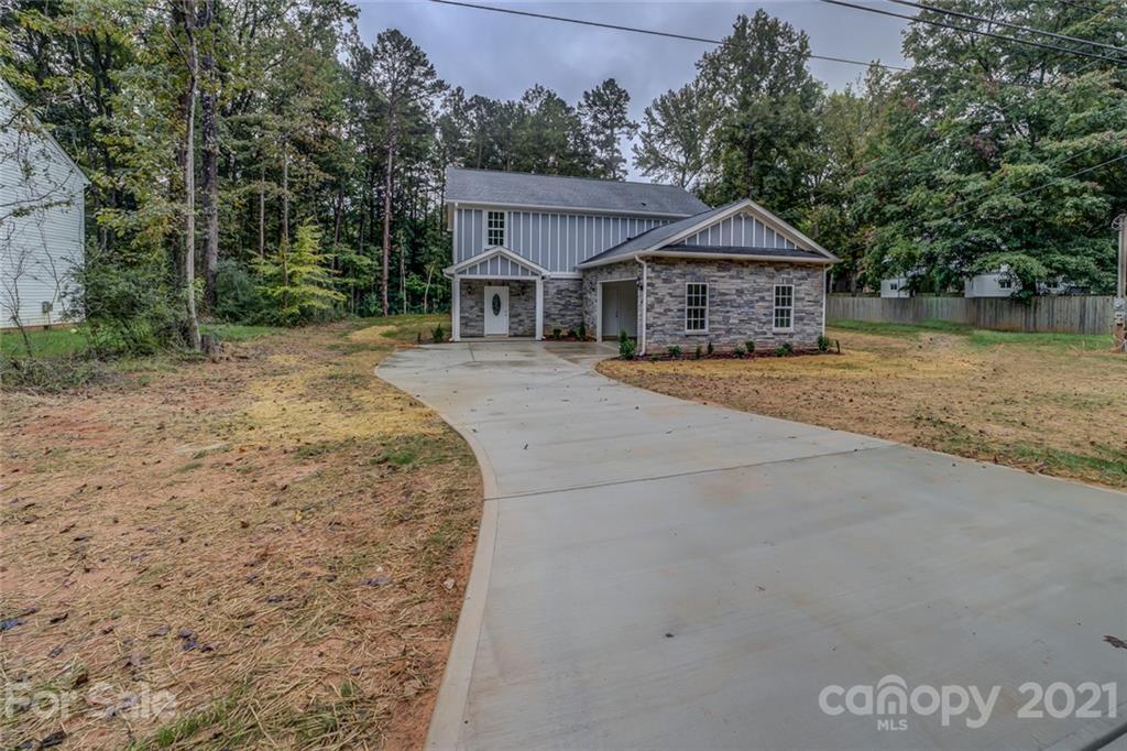 5120 Lakeview Road Charlotte, NC 28216 - Photo 4 of 45 Gallery Image 4