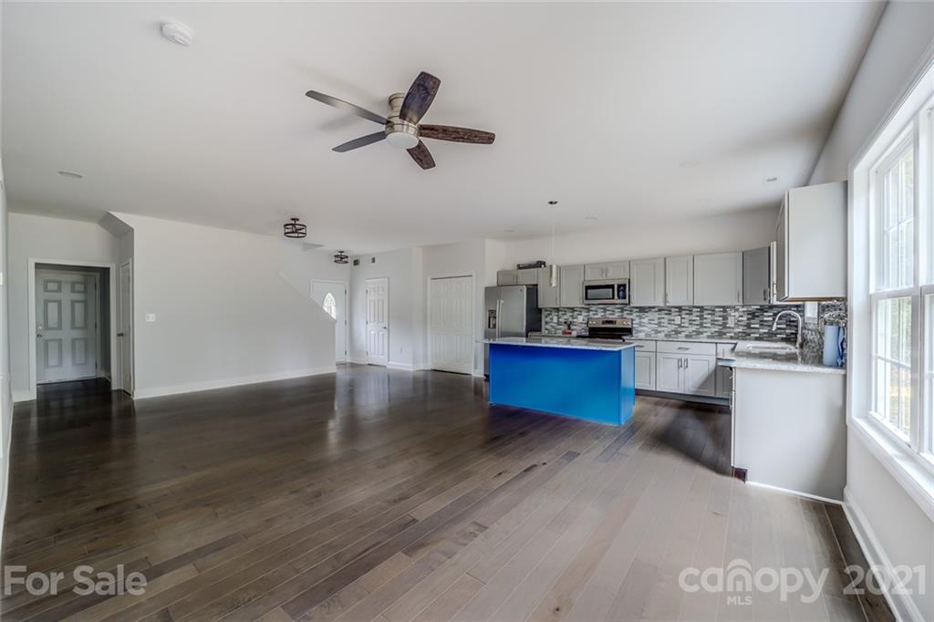 5120 Lakeview Road Charlotte, NC 28216 - Photo 8 of 45 Gallery Image 8