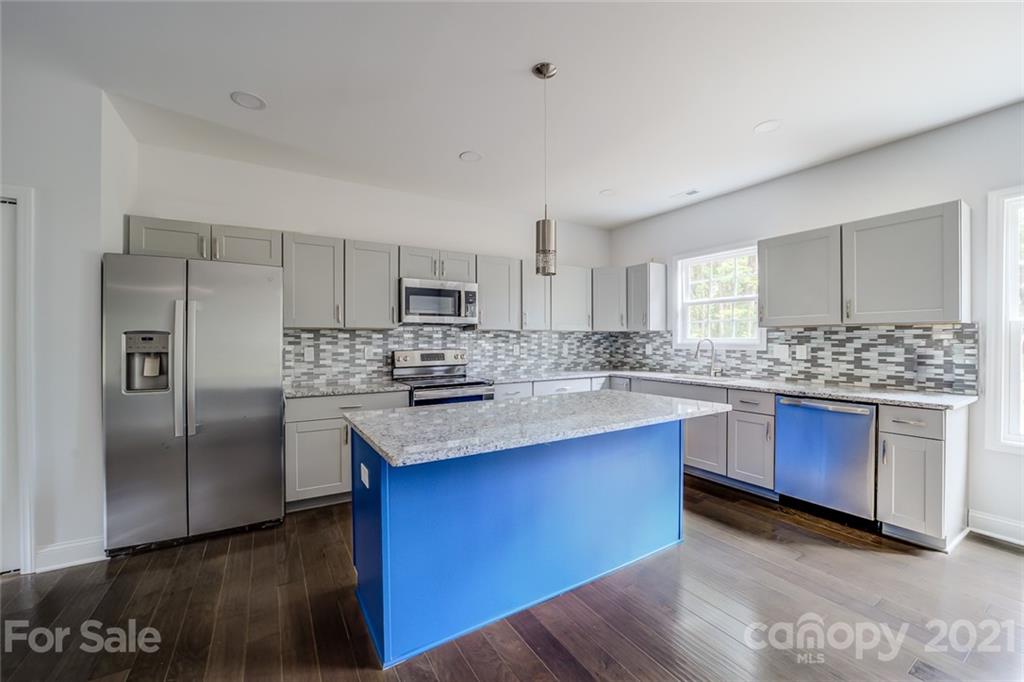 5120 Lakeview Road Charlotte, NC 28216 - Photo 9 of 45 Gallery Image 9