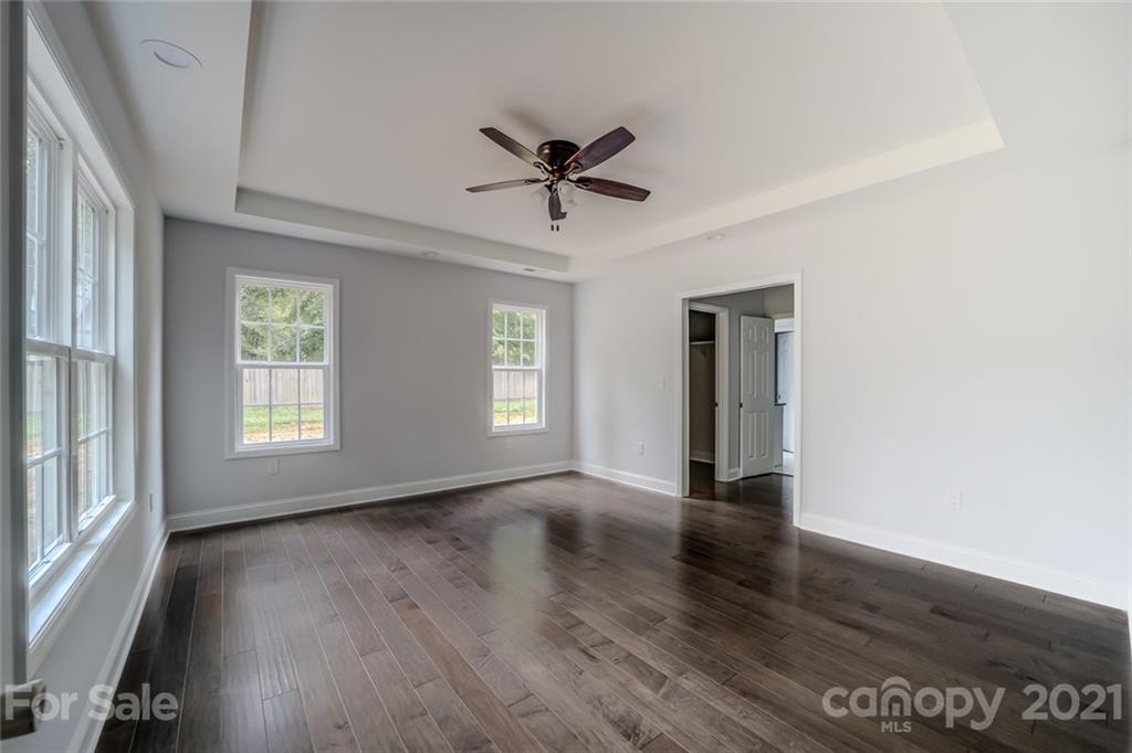 5120 Lakeview Road Charlotte, NC 28216 - Photo 10 of 45 Gallery Image 10