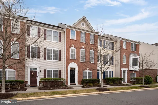 $509,900 | 42919 Pamplin Terrace, Chantilly, VA 20152