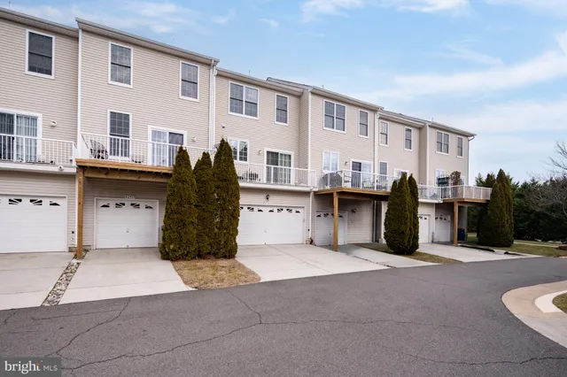 $509,900 | 42919 Pamplin Terrace, Chantilly, VA 20152