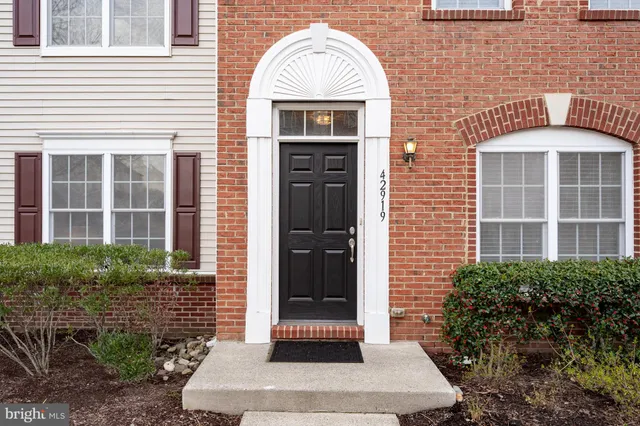 $509,900 | 42919 Pamplin Terrace, Chantilly, VA 20152
