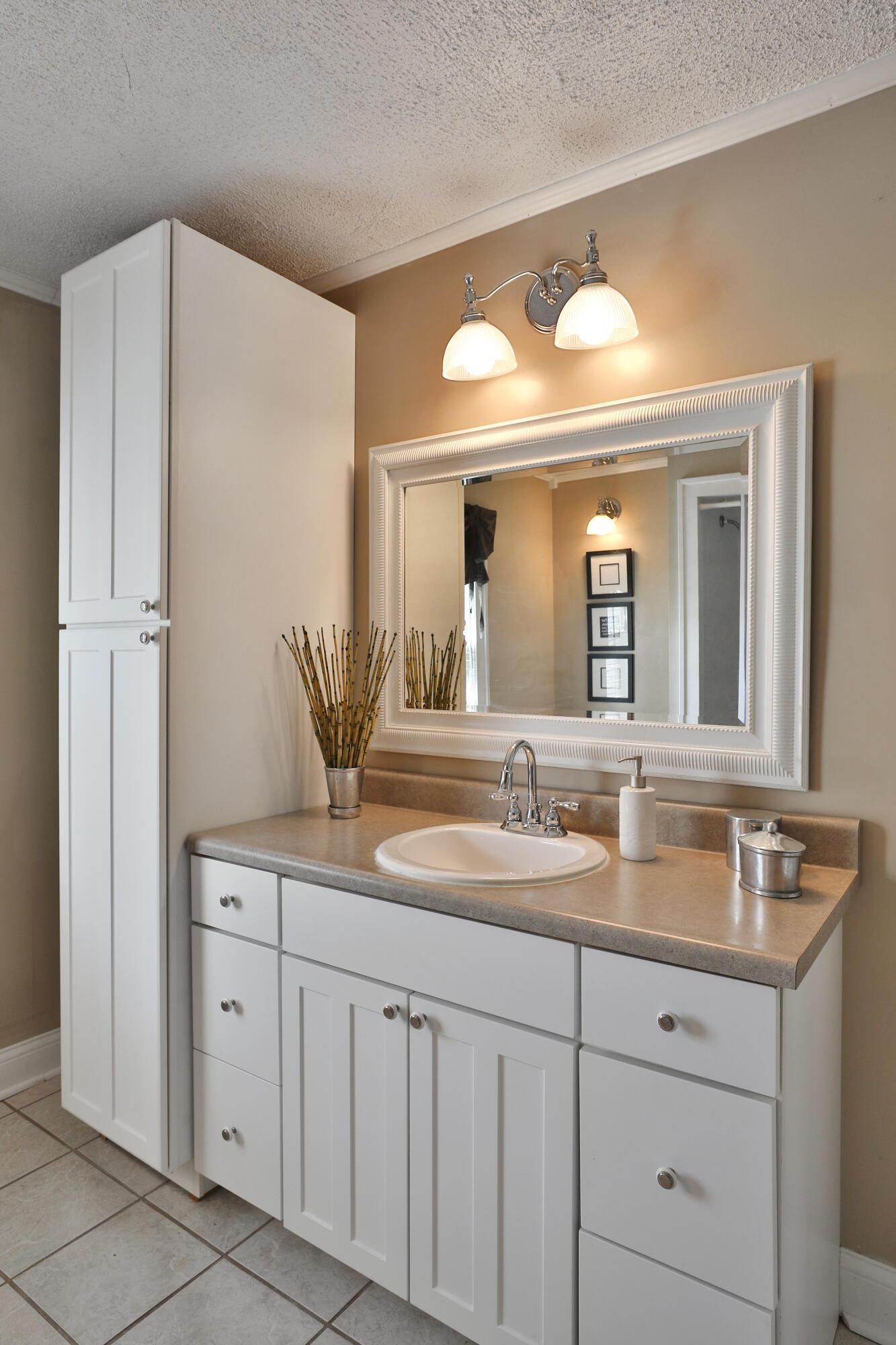 185 East Weber Road Columbus, OH 43202 - Photo 34 of 50 Full Bath