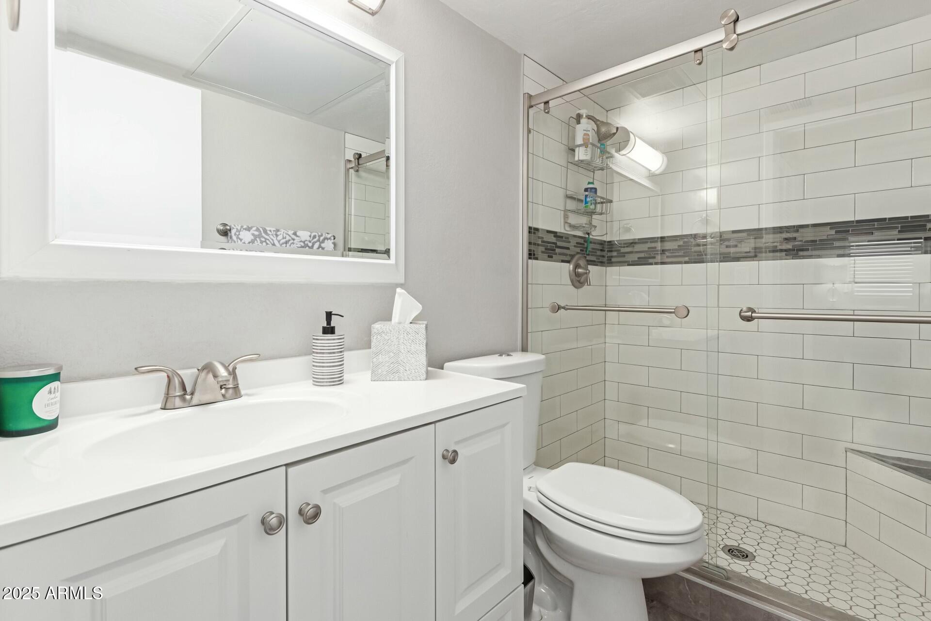 355 East Thomas Road, Unit B110 Phoenix, AZ 85012 - Photo 17 of 32 tempImageMydg90