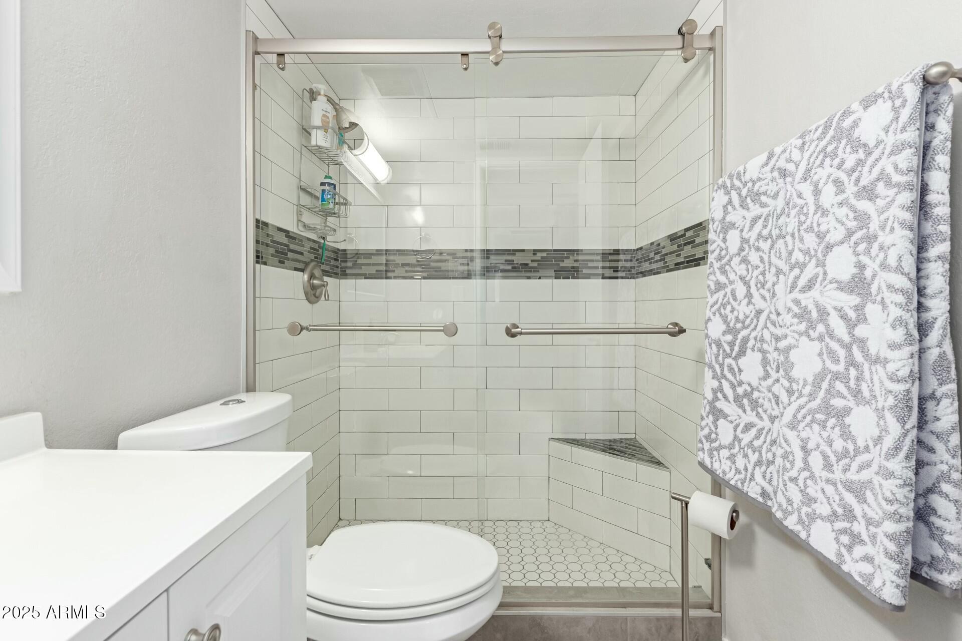 355 East Thomas Road, Unit B110 Phoenix, AZ 85012 - Photo 18 of 32 tempImage3L01cD