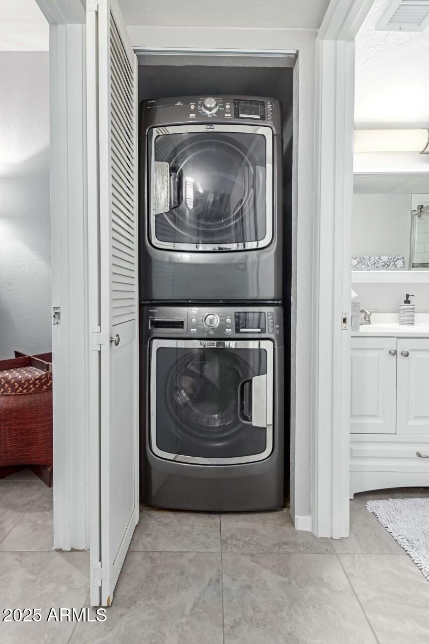 355 East Thomas Road, Unit B110 Phoenix, AZ 85012 - Photo 19 of 32 tempImage1aocQ2