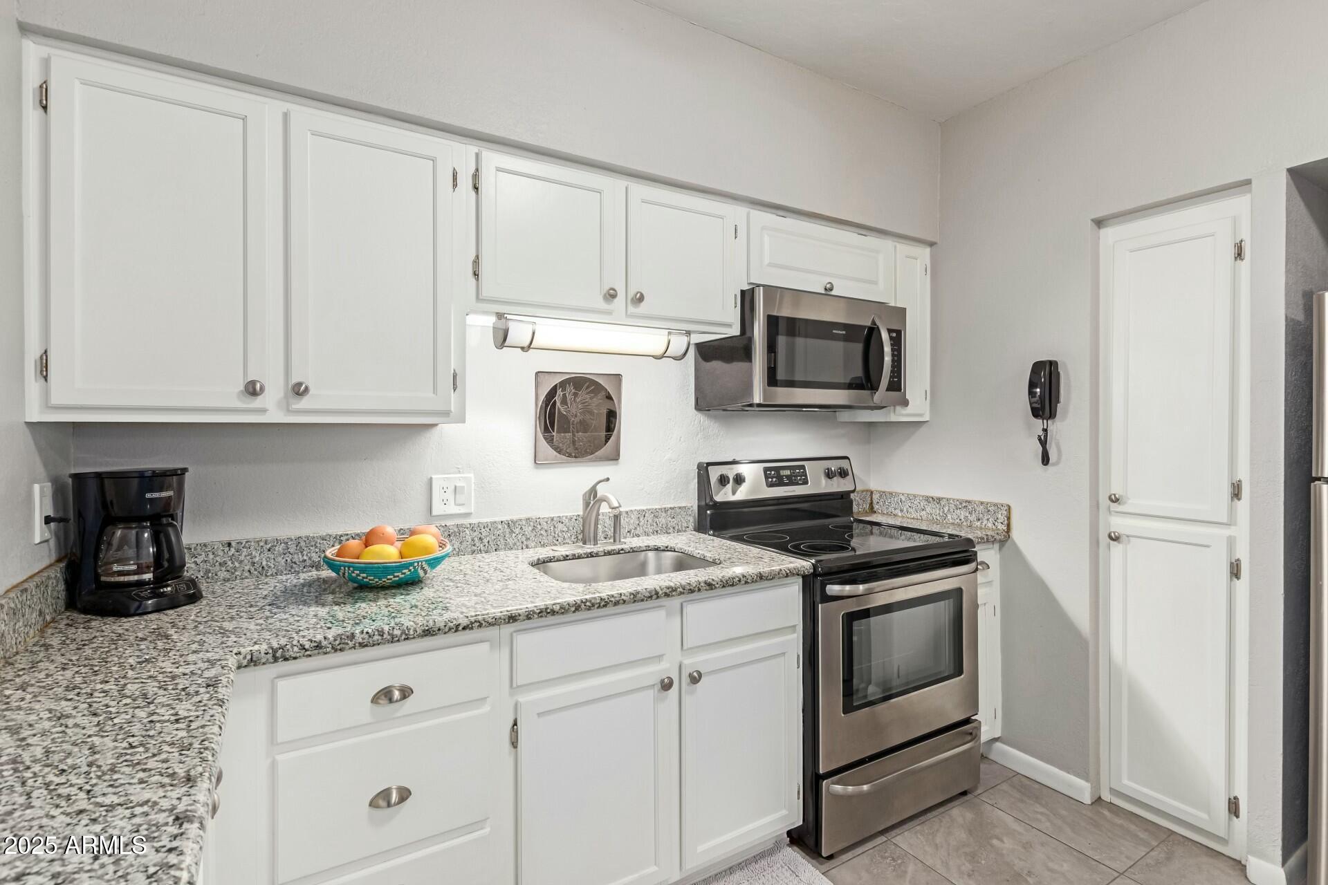 355 East Thomas Road, Unit B110 Phoenix, AZ 85012 - Photo 4 of 32 tempImageMslEQu