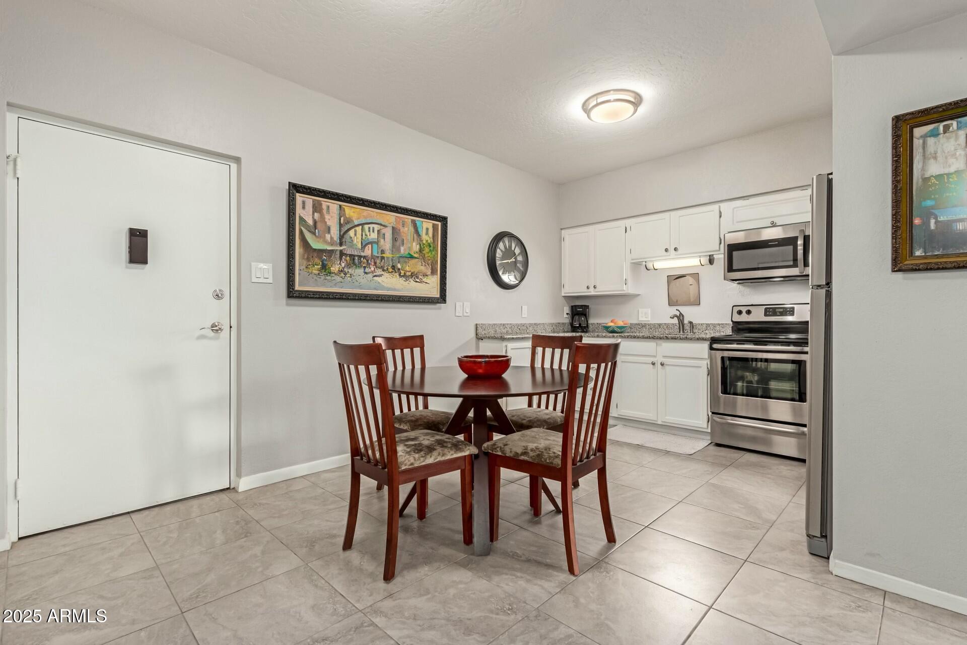 355 East Thomas Road, Unit B110 Phoenix, AZ 85012 - Photo 5 of 32 tempImagejUGdoE