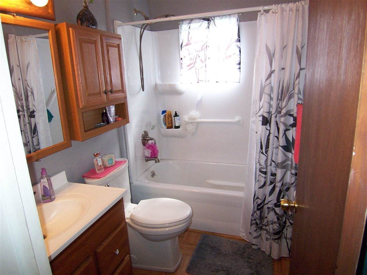 5157 West Carpenter Road Flint, MI 48504 - Photo 13 of 26 21509771-12.JPG