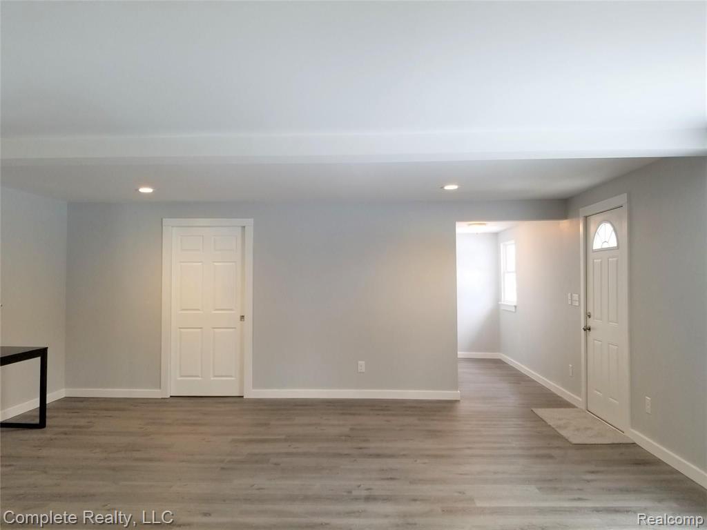 4447 East Carpenter Road Flint, MI 48506 - Photo 33 of 48
