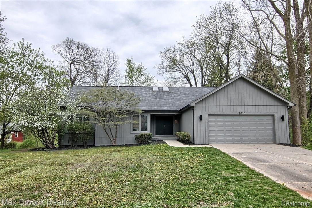 2015 Kemp Road Bloomfield Hills, MI 48302 - Photo 1 of 28 Front.jpg