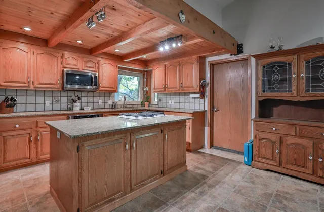 $950,000 | 6091 Dutch Mine Road, Diamond Springs, CA 95619