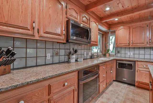 $950,000 | 6091 Dutch Mine Road, Diamond Springs, CA 95619