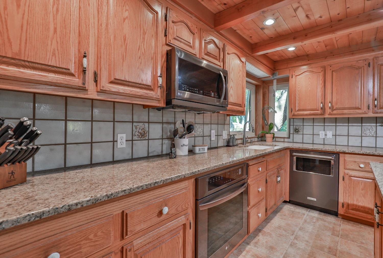 6091 Dutch Mine Road Diamond Springs, CA 95619 - Photo 7 of 83