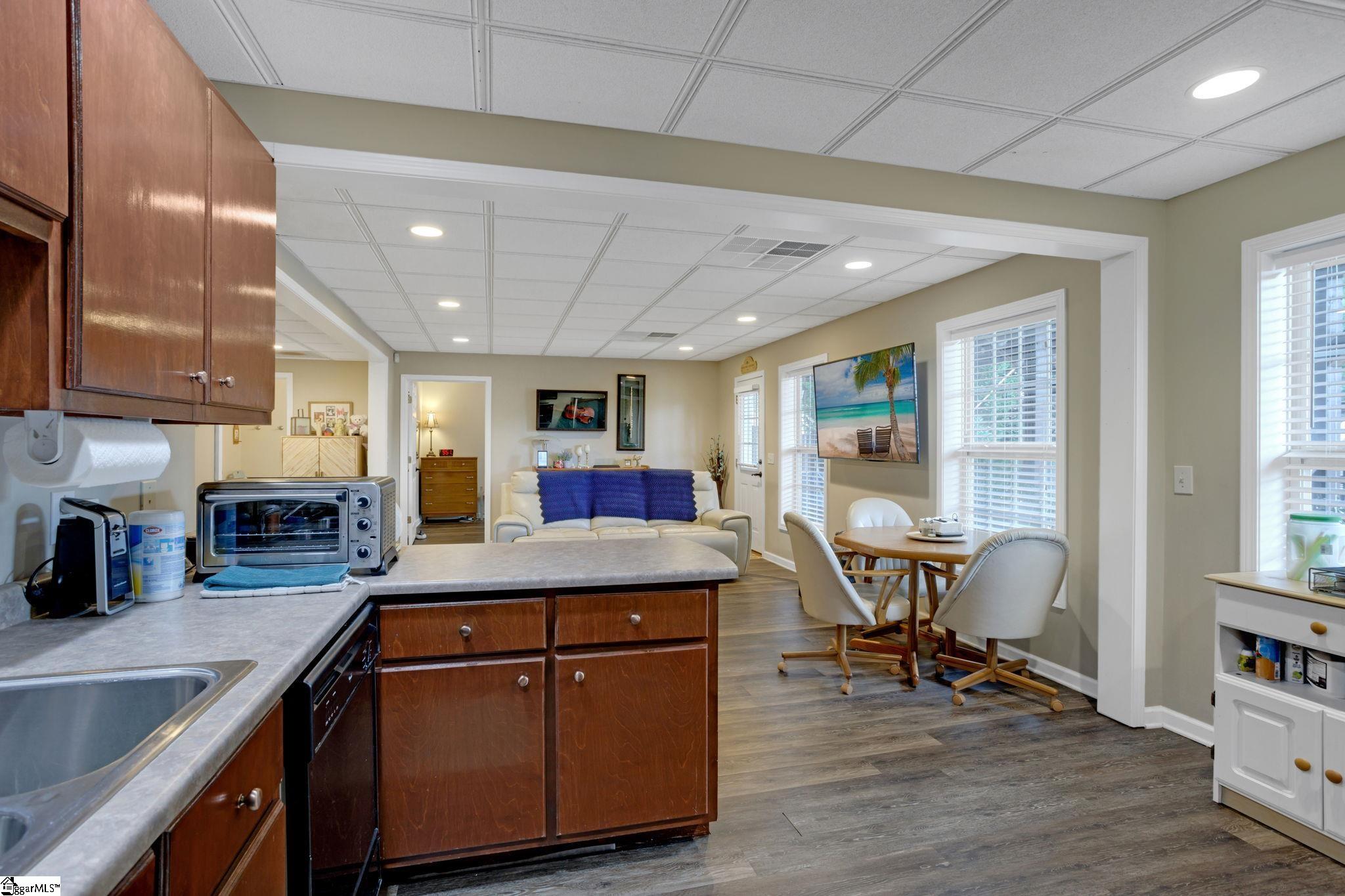 309 Tanner Chase Way Greenville, SC 29607 - Photo 23 of 32 2nd Kitchen