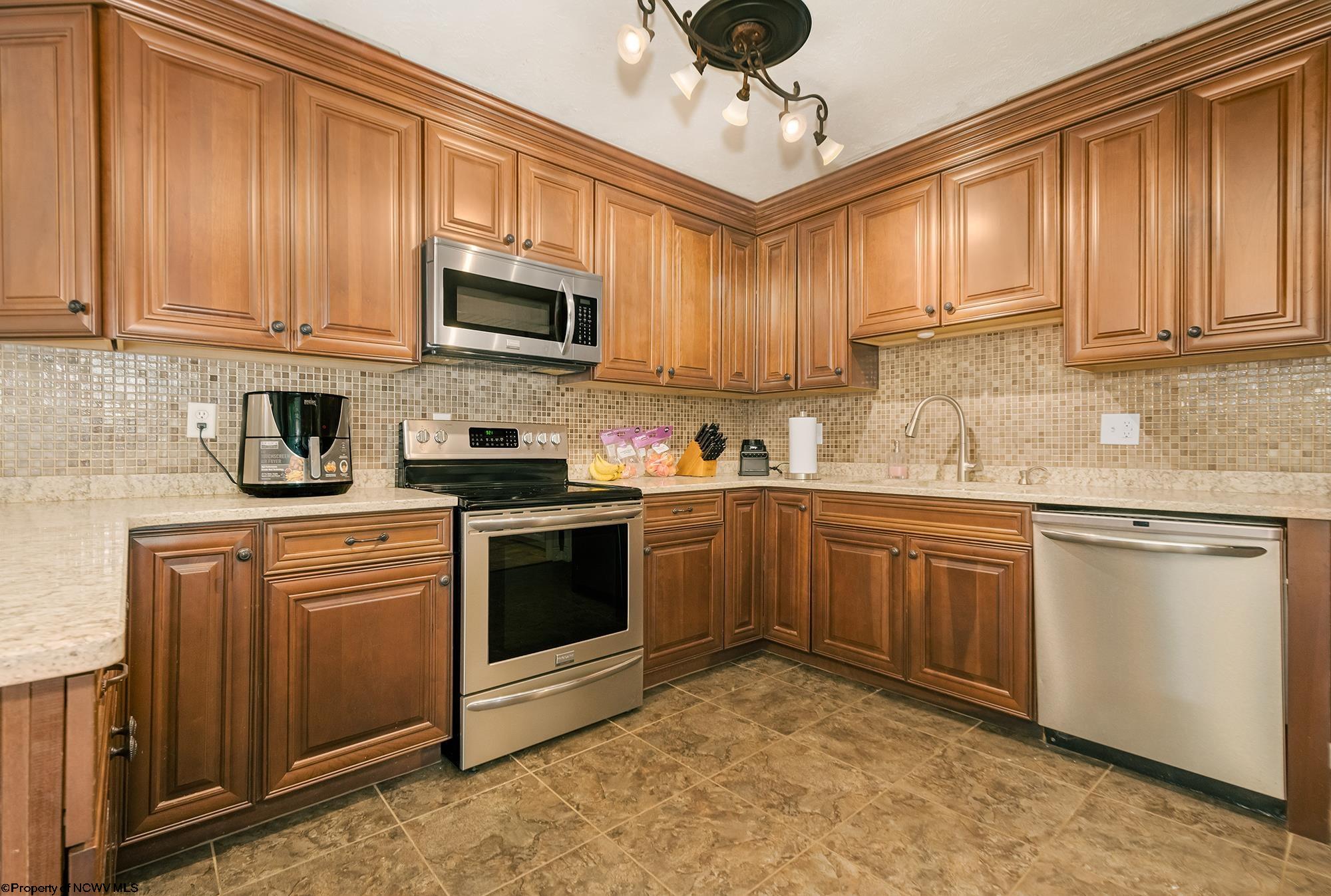 188 Buckingham Road Morgantown, WV 26508 - Photo 10 of 27 Gallery Image 10