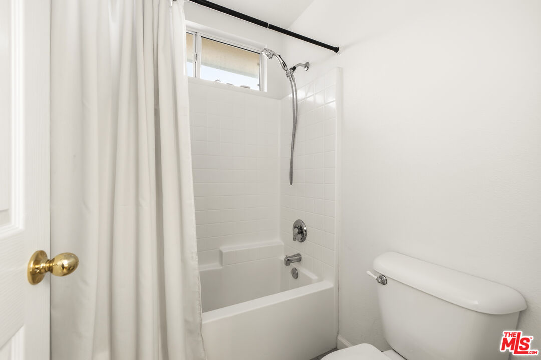 32610 Ridge Top Lane Castaic, CA 91384 - Photo 26 of 50