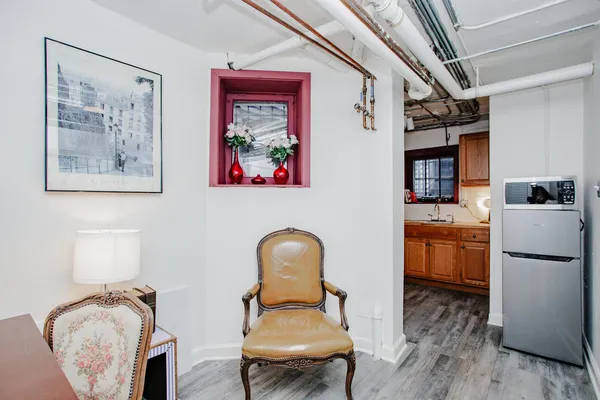 $3,900 | 622 West Briar Place, Unit G, Chicago, IL 60657