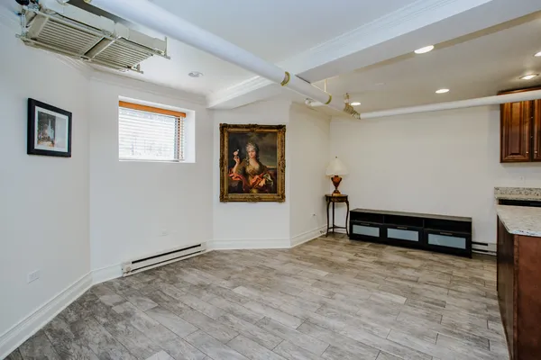 $3,900 | 622 West Briar Place, Unit G, Chicago, IL 60657
