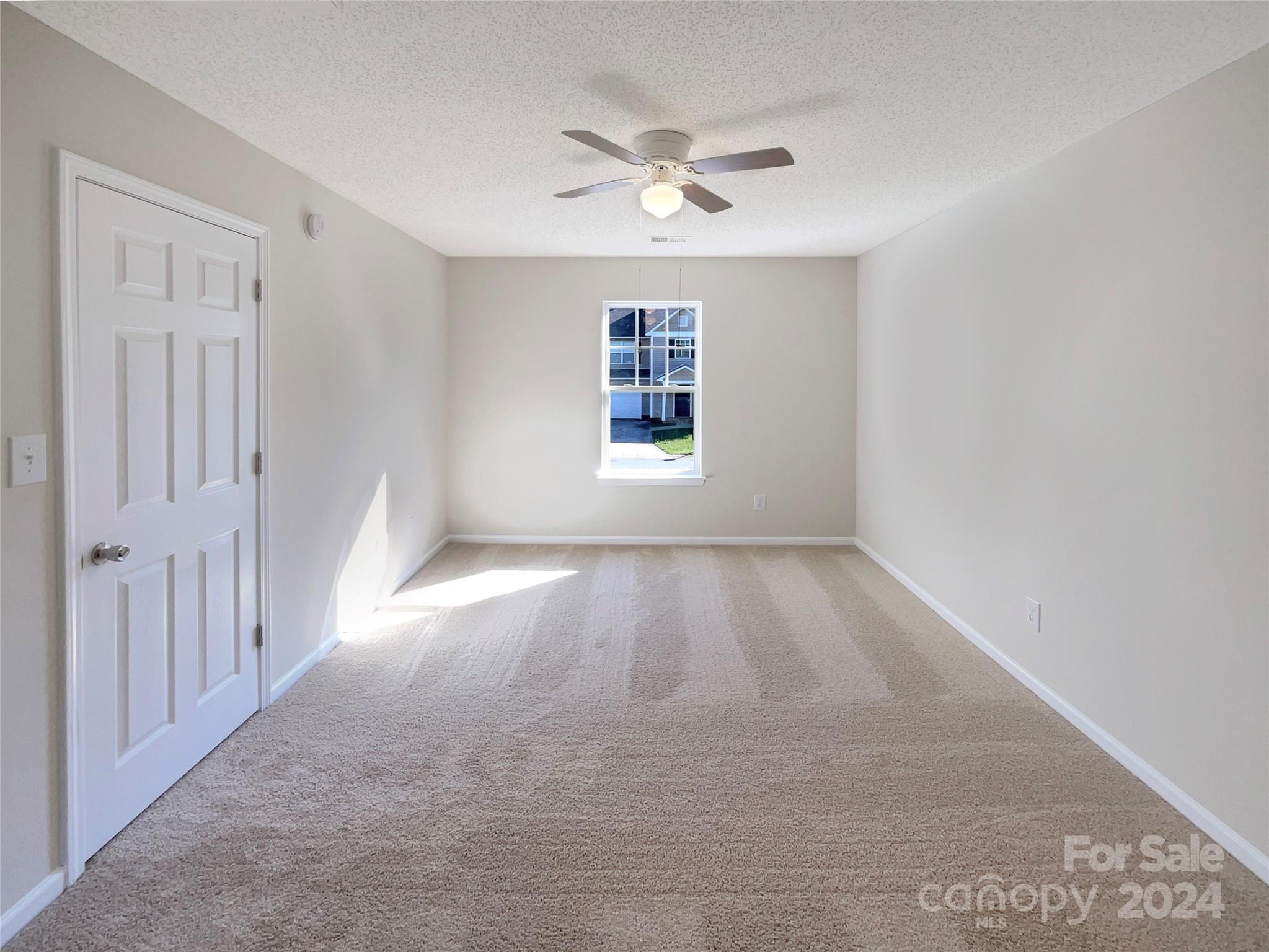 709 Raindrops Road Gastonia, NC 28054 - Photo 3 of 20 Gallery Image 3
